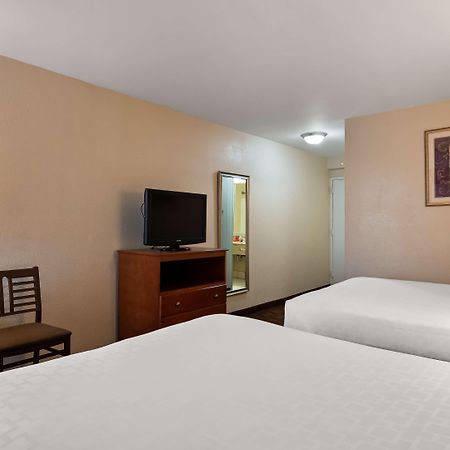 Surestay Hotel By Best Western East Brunswick Exterior foto