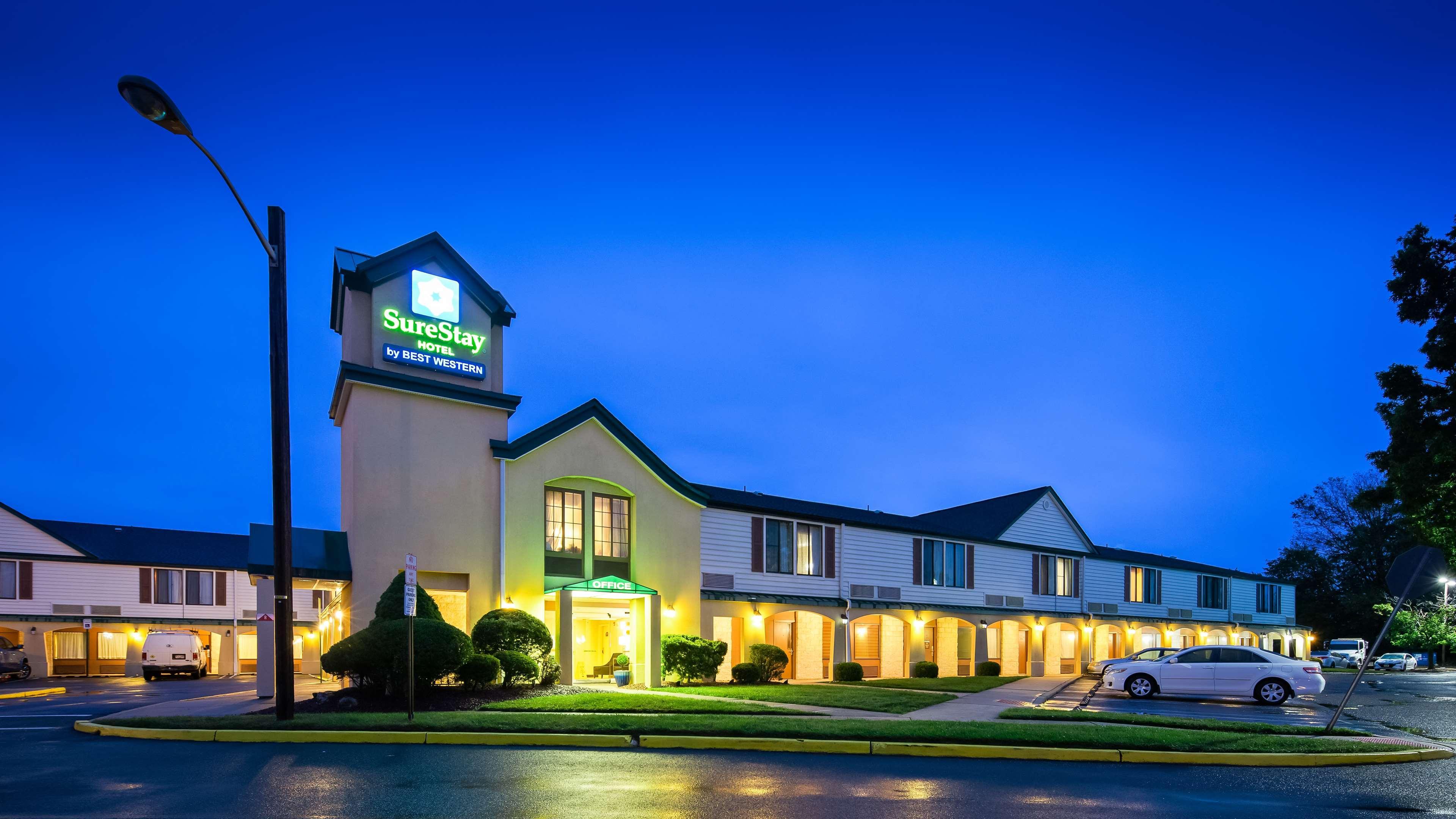 Surestay Hotel By Best Western East Brunswick Exterior foto