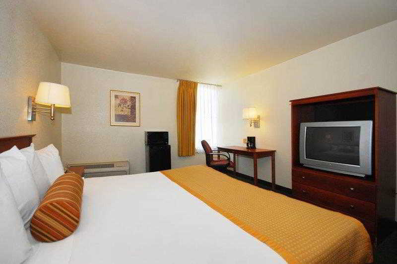 Surestay Hotel By Best Western East Brunswick Exterior foto